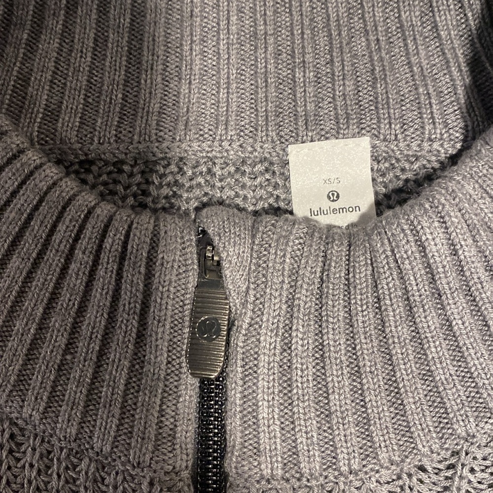 Lululemon Softer Still Wrap - Picture 4 of 7